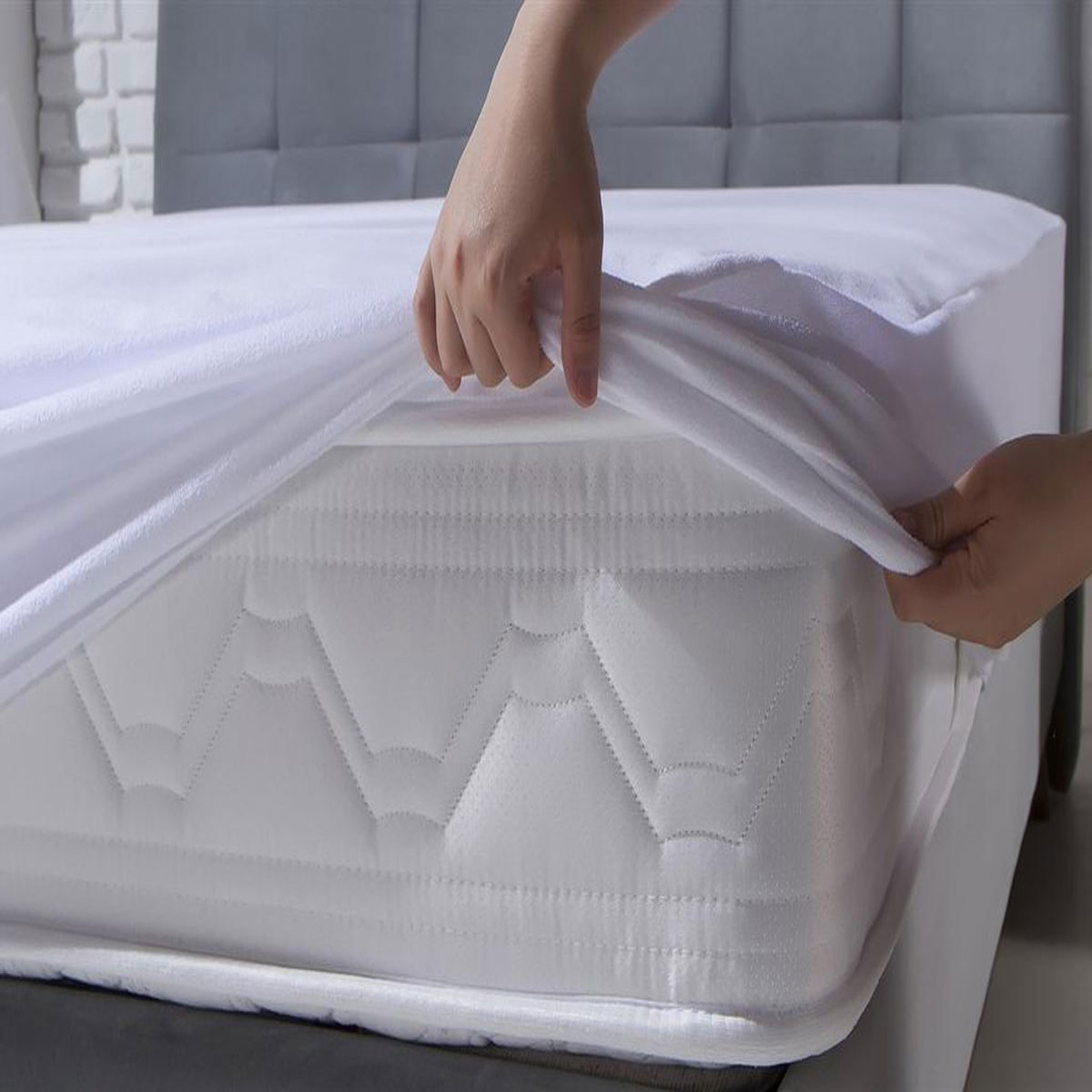 Waterproof Mattress Protector Cover (All Sizes)