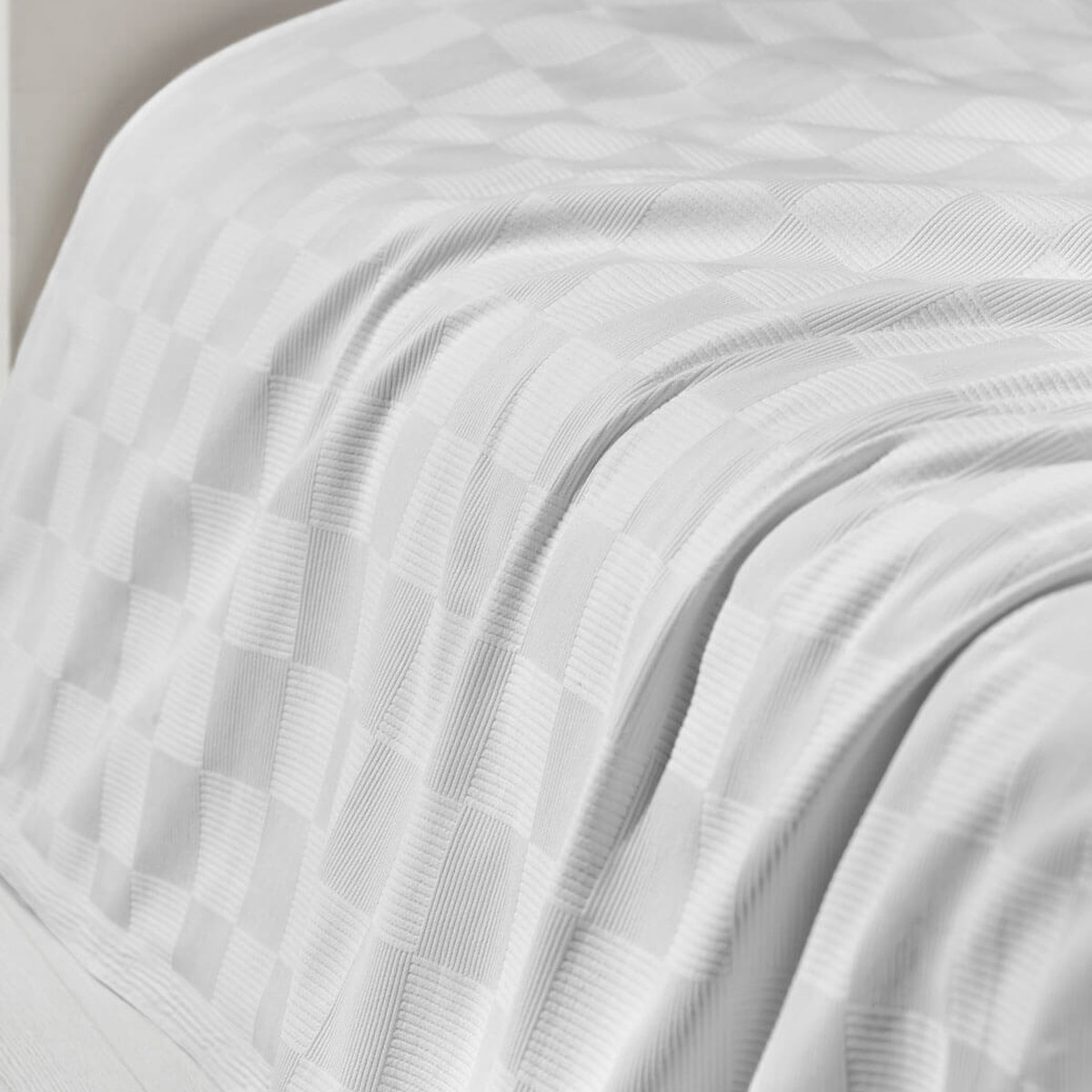 Luxury Checkered Double Bedspread 200x230 cm